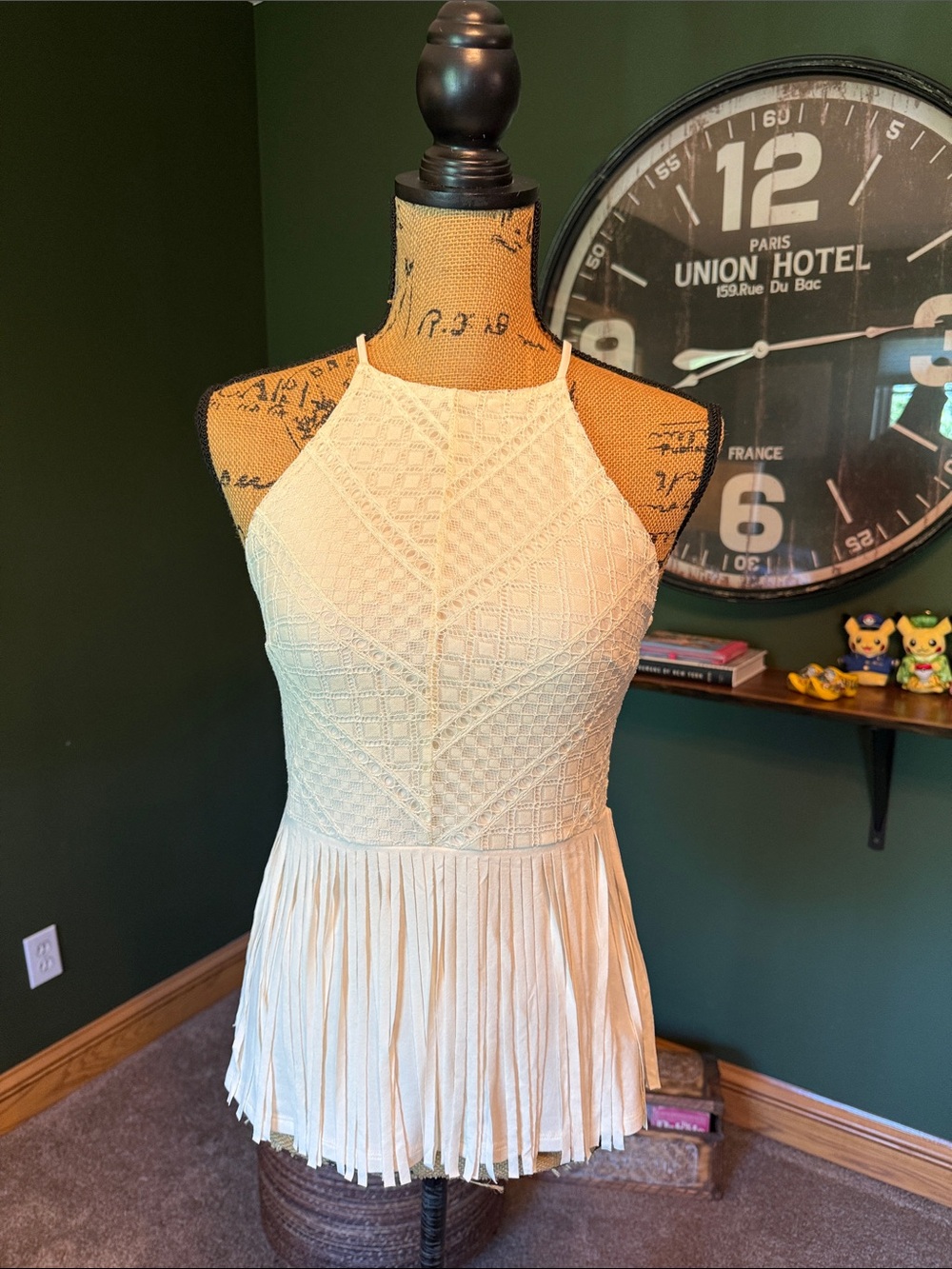 Shyanne Stretch Lace Halter Tank w/Fringe NEVER WORN